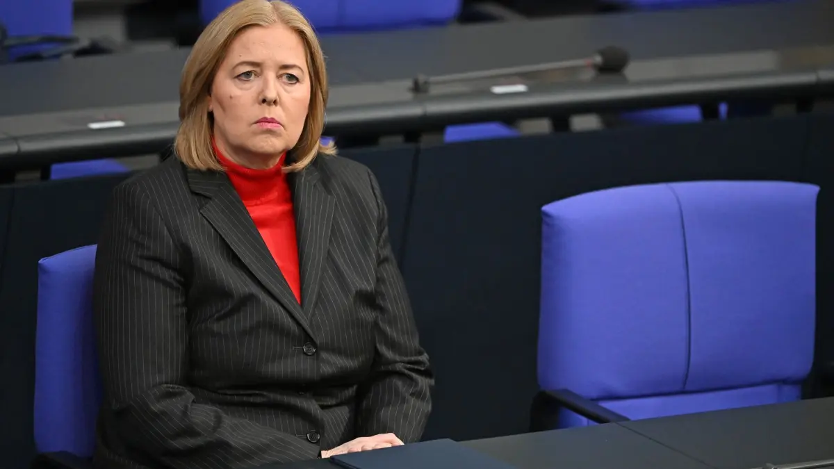 Bundestag - Haushalt: 11.09.2026, Berlin: Bärbel Bas (SPD), Bundesministerin für Arbeit und Soziales, sitzt im Bundestag auf der Regierungsbank bei den Beratungen zum Bundeshaushalt 2027. Foto: Michael Brandt/dpa +++ dpa-Bildfunk +++