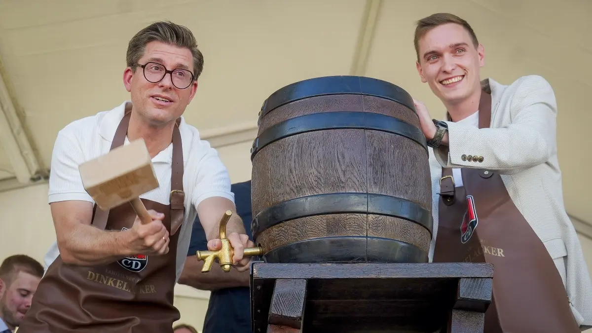 Fassanstich: Gerlingen - Straßenfest auf dem Rathausplatz und in der Hauptstraße mit Fassanstich