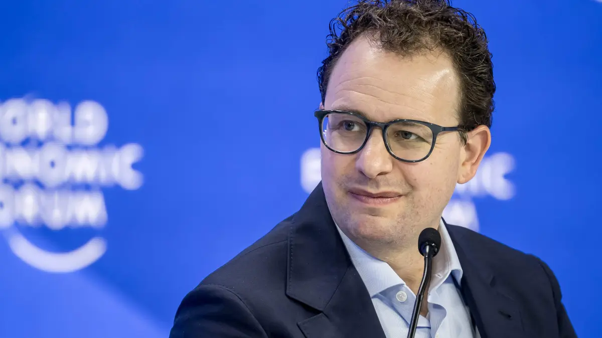FILES-US-TECHNOLOGY-AI-ANTHROPIC: (FILES) Anthropic CEO Dario Amodei looks on as he takes part in a session on AI during the World Economic Forum (WEF) annual meeting in Davos on January 23, 2025. Anthropic CEO Dario Amodei on September 12, 2026, called on artificial intelligence (AI) firms to slow down the development of the powerful technology, amid mounting worries over the risks of "superintelligent" computer systems. His comments came a few days after AI researcher Jacob Coxon, who left OpenAI to join Anthropic, decided to leave the industry, accusing both US companies of "gambling with our lives" in the race to develop models capable of self-improvement. (Photo by FABRICE COFFRINI / AFP)