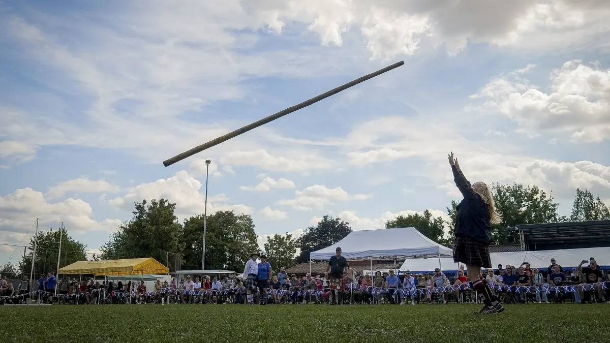 Highlandgames: Ludwigsburg - Entgegen gängiger Vorstellungen treten bei den Highlandgames in Oßweil nicht nur Männer an, sondern auch einige Frauen.