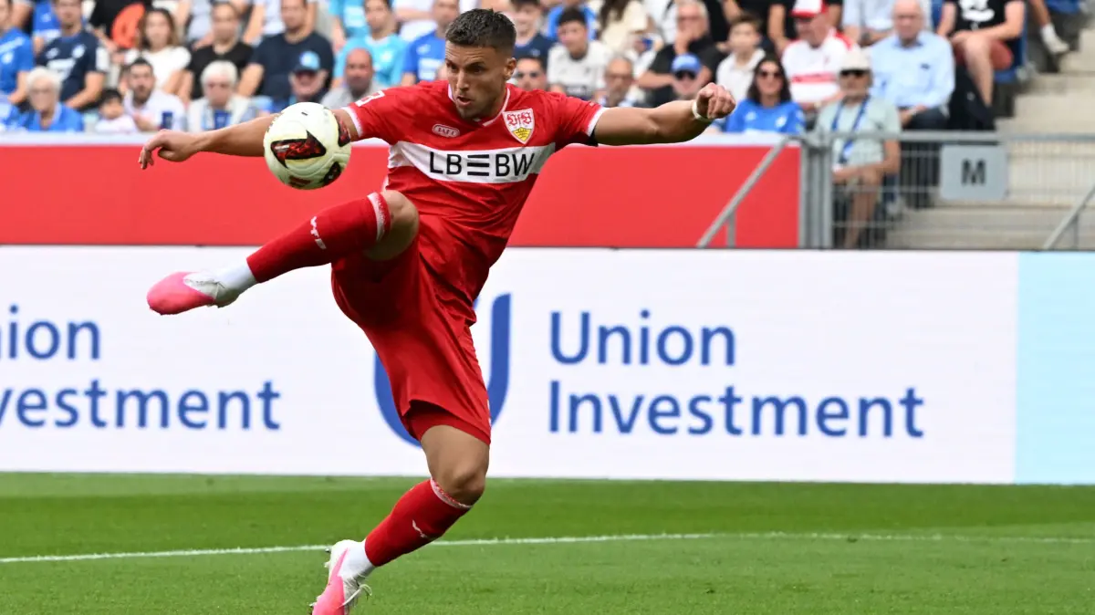 FBL-GER-BUNDESLIGA-HOFFENHEIM-STUTTGART: Stuttgart's Bosnian forward #09 Ermedin Demirovic attempts to score during the German first division Bundesliga football match between Hoffenheim and VfB Stuttgart in Sinsheim on September 12, 2026. (Photo by THOMAS KIENZLE / AFP) / DFL REGULATIONS PROHIBIT ANY USE OF PHOTOGRAPHS AS IMAGE SEQUENCES AND/OR QUASI-VIDEO