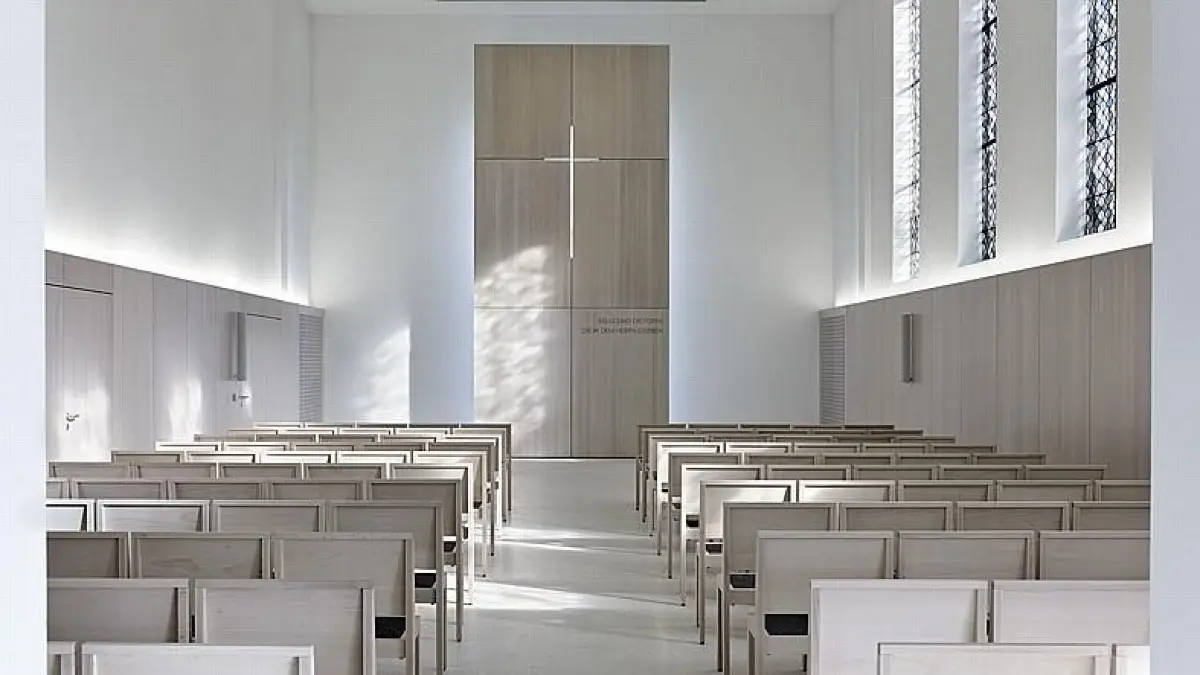 Die Aussegnungshalle auf dem Kleinfeldfriedhof Fellbach