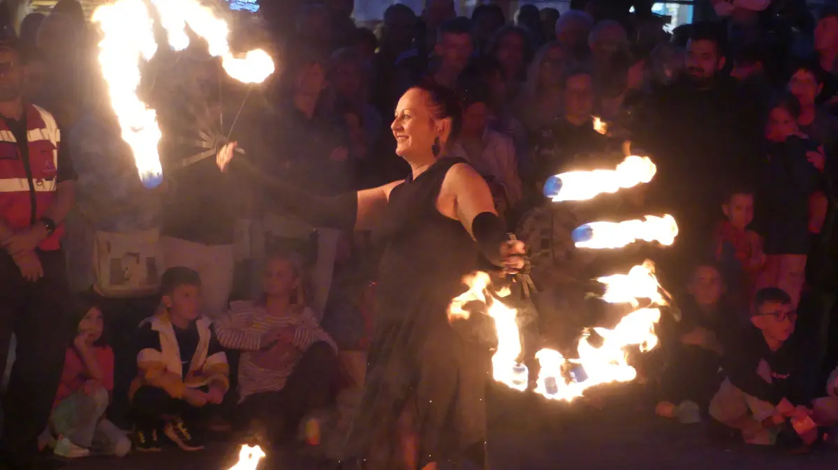 Spektakuläre Feuershow begeisterten ein großes Publikum auf dem Sindelfinger Feuerabend am 11. September 2026