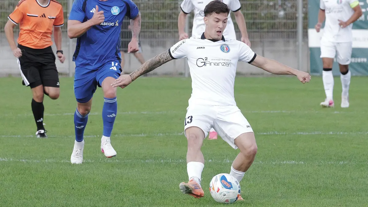 Fußball, Fussball, Verbandsliga, Calcio Leinfelden-Echterdingen - Sportfreunde Schwäbisch Hall: Fußball, Fussball, Verbandsliga, Calcio LE, Calcio Leinfelden-Echterdingen - Sportfreunde Schwäbisch Hall
Nr.13 (C): Casian-Matei Ulici - weiss
Fotograf: Günter E. Bergmann - Photography
Aufnahmedatum: 12.09.2026