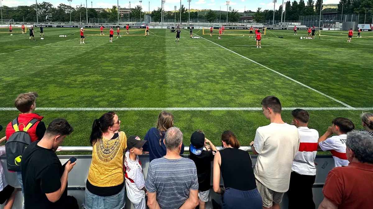 BAU// 14.05.2024 Stuttgart Fußball VfB Stuttgart Training, Feature Übersicht