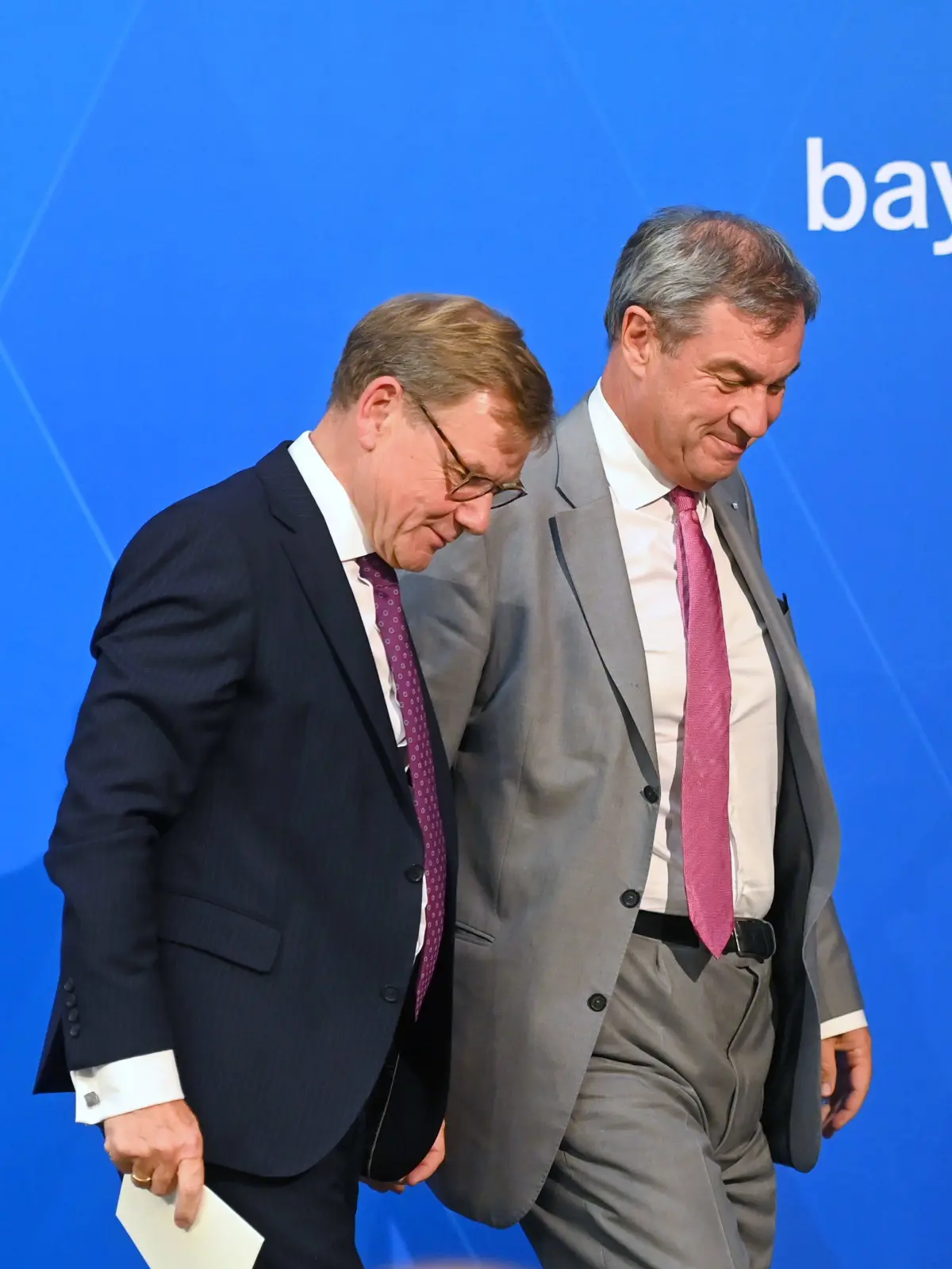 Johann Wadephul (li.) und Markus Söder am 15. September 2026 bei der Pressekonferenz nach Sitzung des Ministerrates in der im Prinz Carl Palais in München.