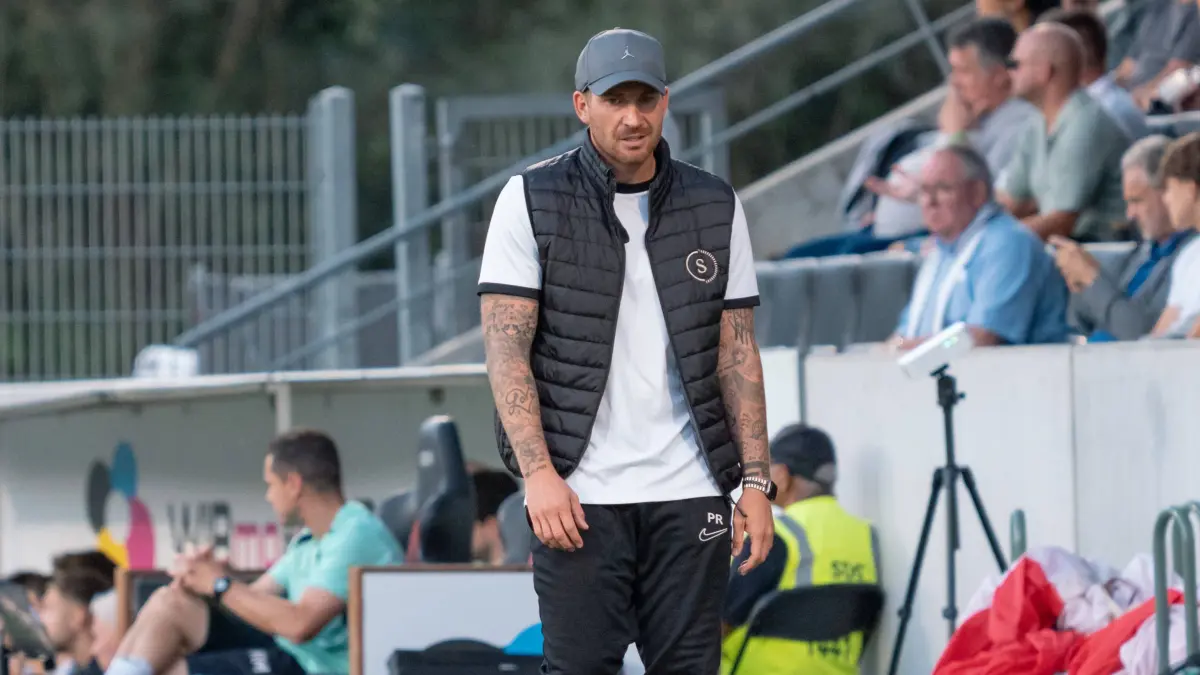 Trainer Pascal Reinhardt SG Sonnenhof Grossaspach enttaeuscht an der Seitenlinie, Frust Enttaeuschung Emotion Gestik Geste Coaching Mitleiden GER, Fussball, SG Sonnenhof Grossaspach vs. SC Verl, 3. Liga, 6. Spieltag, Aspach, Saison 2026/2027, 15.09.2026 GER, Fussball, SG Sonnenhof Grossaspach vs. SC Verl, 3. Liga, 6. Spieltag, Saison 2026/2027, 15.09.2026 Aspach *** Coach Pascal Reinhardt of SG Sonnenhof Grossaspach looks disappointed on the sidelines frustration, disappointment, emotion, gestures, coaching, compassion GER, soccer, SG Sonnenhof Grossaspach vs. SC Verl, 3rd League, Matchday 6, Aspach, 20262027 season, September 15, 2026 GER, soccer, SG Sonnenhof Grossaspach vs. SC Verl, 3rd League, Matchday 6, 20262027 season, September 15, 2026 Aspach Copyright: xCarstenxSchweringx EP_CSG