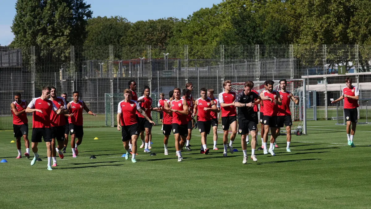 Der VfB ist mit einer öffentlichen Trainingseinheit in die Woche gestartet.