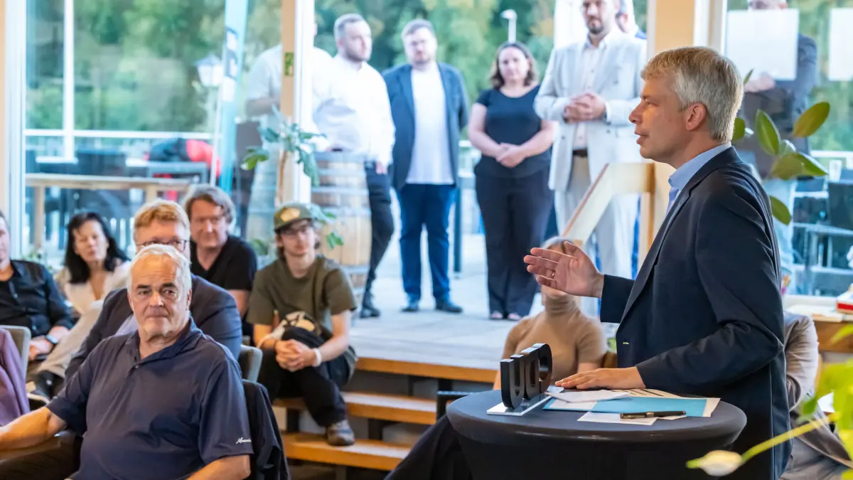 M Bilger das erste mal als Minister öffentlich im Landkreis unterwegs. Steffen Bilger, Sommerempfang ReEmseck, Foto: Andreas Essig