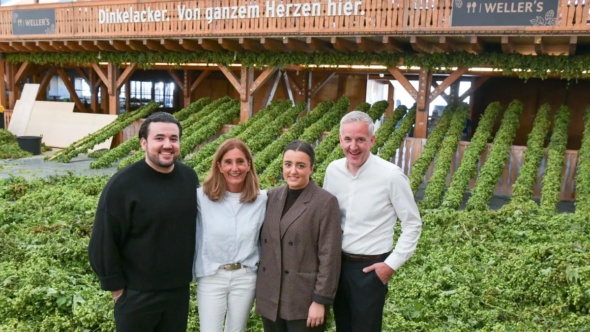 Weller, Dinkelacker-Zelt : Stuttgart, Cannstatter Wasen, Die Familie Weller ist die neue Wirtsfamilie im Dinkelacker-Zelt auf dem Wasen - wir haben vorab mit ihnen gesprochen, was sie planen, wie sie sich sehen, ...
#volksfest