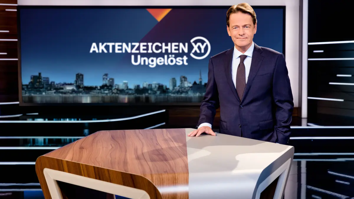 Moderator Rudi Cerne präsentiert die Sendung „Aktenzeichen XY... Ungelöst“ im ZDF.