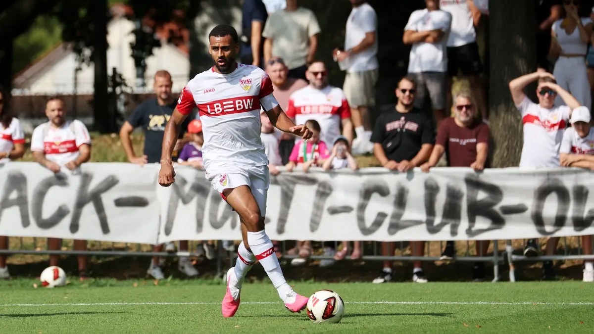 BAU // 2026.08.01, Deutschland, Stuttgart, Fußball VfB Stuttgart vs. Paris FC, Josha Vagnoman (VfB)