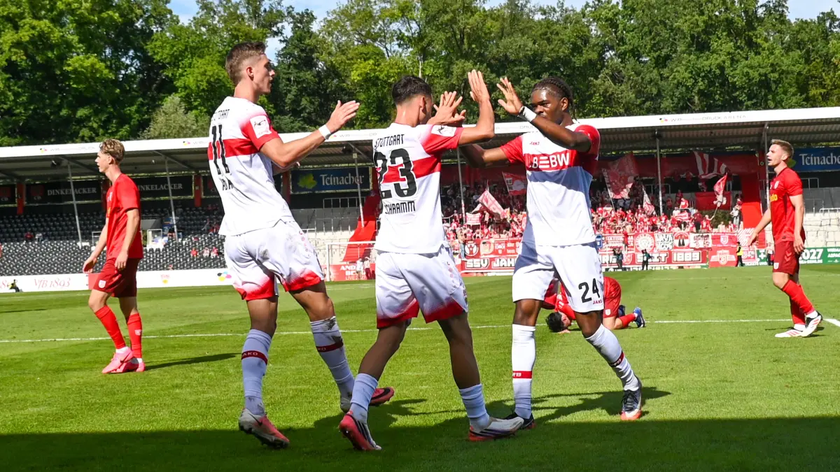 Oliver Rölke (links) erzielte zwei Treffer für ide U21
