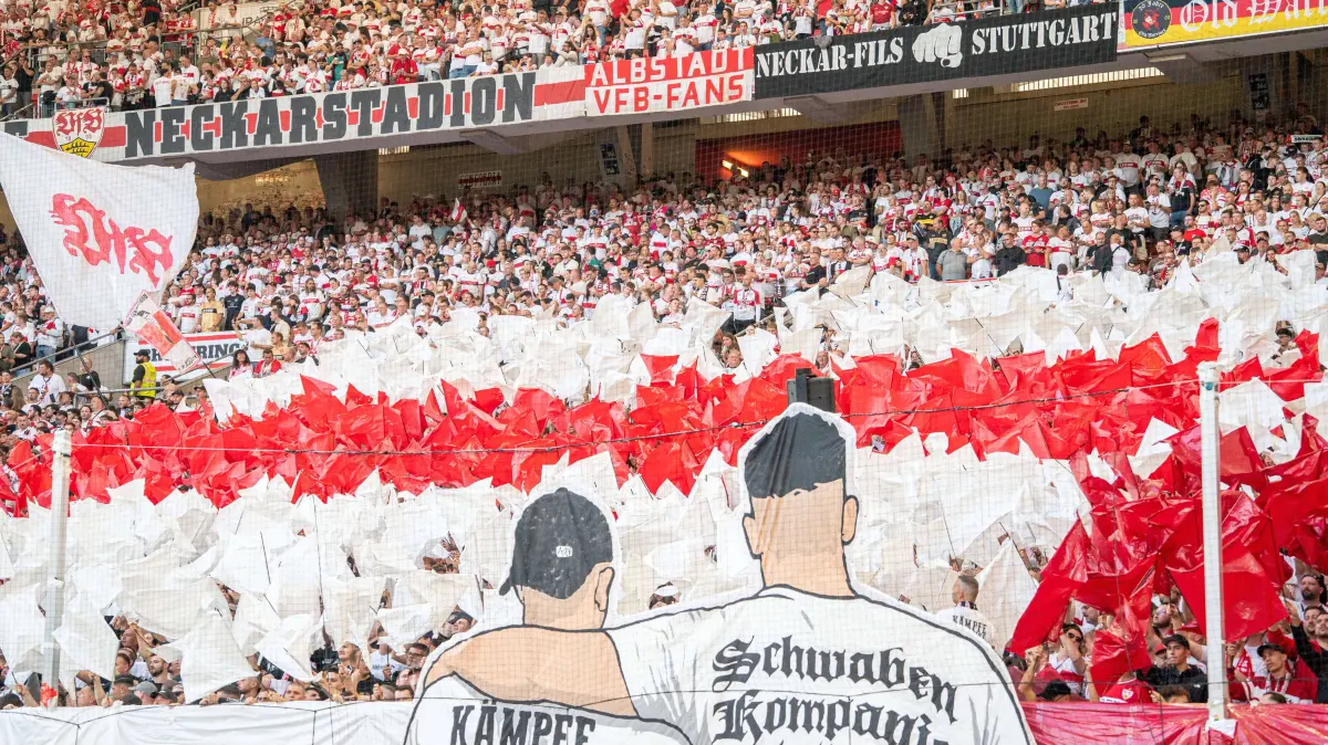 19.09.2026, xdaymx, Fussball 1.Bundesliga, VfB Stuttgart - Borussia Dortmund. Choreografie der Stuttgarter Fans vor dem Spiel gegen den BVB. DFL/DFB REGULATIONS PROHIBIT ANY USE OF PHOTOGRAPHS as IMAGE SEQUENCES and/or QUASI-VIDEO Stuttgart *** September 19, 2026, xdaymx, Soccer, Bundesliga 1, VfB Stuttgart vs. Borussia Dortmund: Choreography by Stuttgart Fans Before the Match Against BVB. DFL and DFB regulations prohibit any use of photographs as image sequences and/or quasi-video. Stuttgart