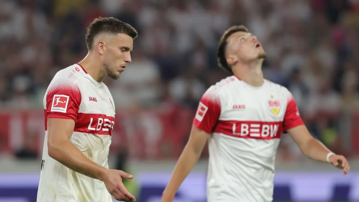 BAU // 19.09.2026, Deutschland, Stuttgart, Fußball Bundesliga,
VfB Stuttgart vs. Borussia Dortmund, Ermedin Demirovic (VfB) / Dzenan Pejcinovic (VfB)