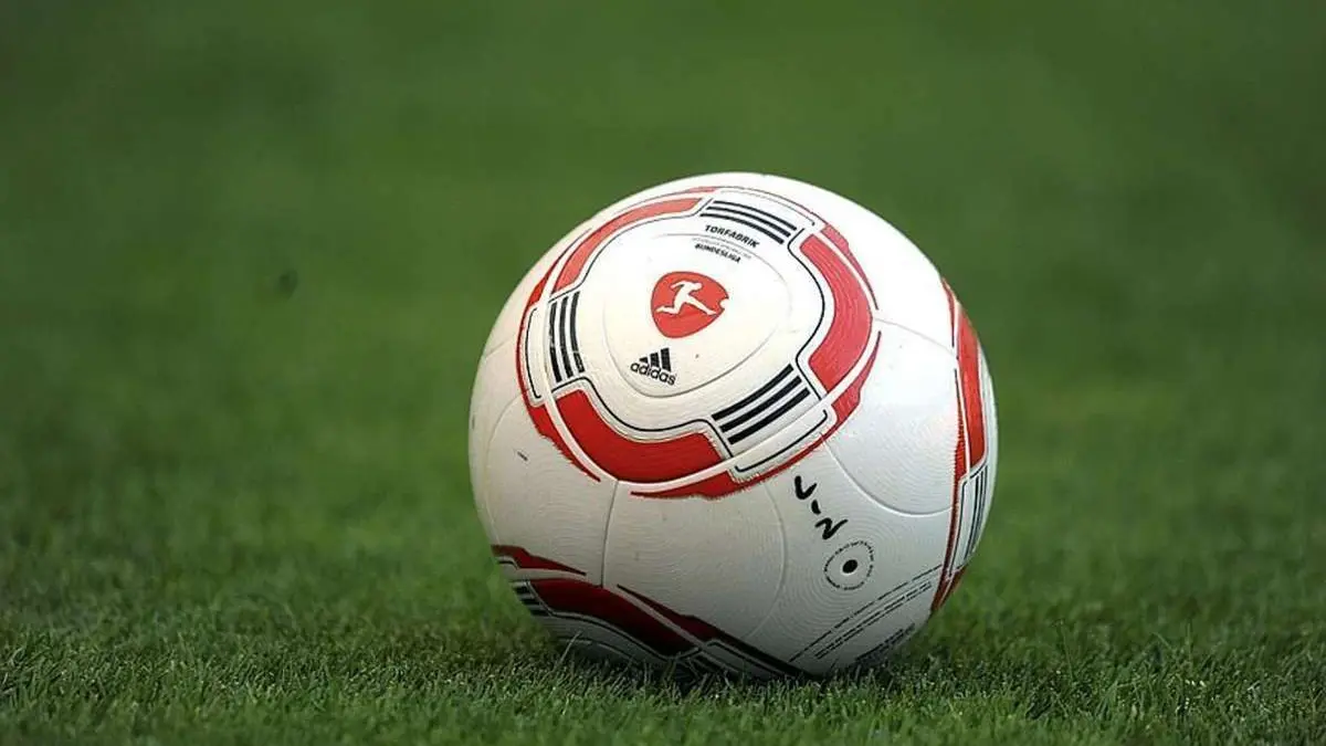 Der TSV Köngen feiert beim SC Geislingen einen 2:1-Auswärtssieg, während der FV Neuhausen zu Hause gegen den SV Waldhausen leer ausgeht.