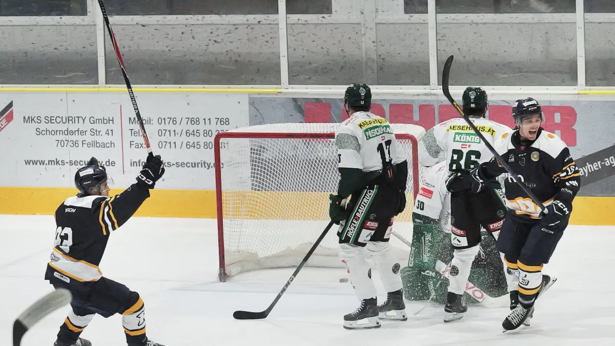 Eishockey, DEB Oberliga, Stuttgarter EC - Hockey Club Tigers: Eishockey, Eiswelt Stuttgart, DEB Oberliga, Männer, Stuttgart Rebels, Stuttgarter EC - Hockey Club Tigers
Nr.16 (S): Elvis Gorontzy-Slack - blau/gelb
Nr.82 (S): Adam Zoweil - blau/gelb
Fotograf: Günter E. Bergmann - Photography
Aufnahmedatum: 20.09.2026