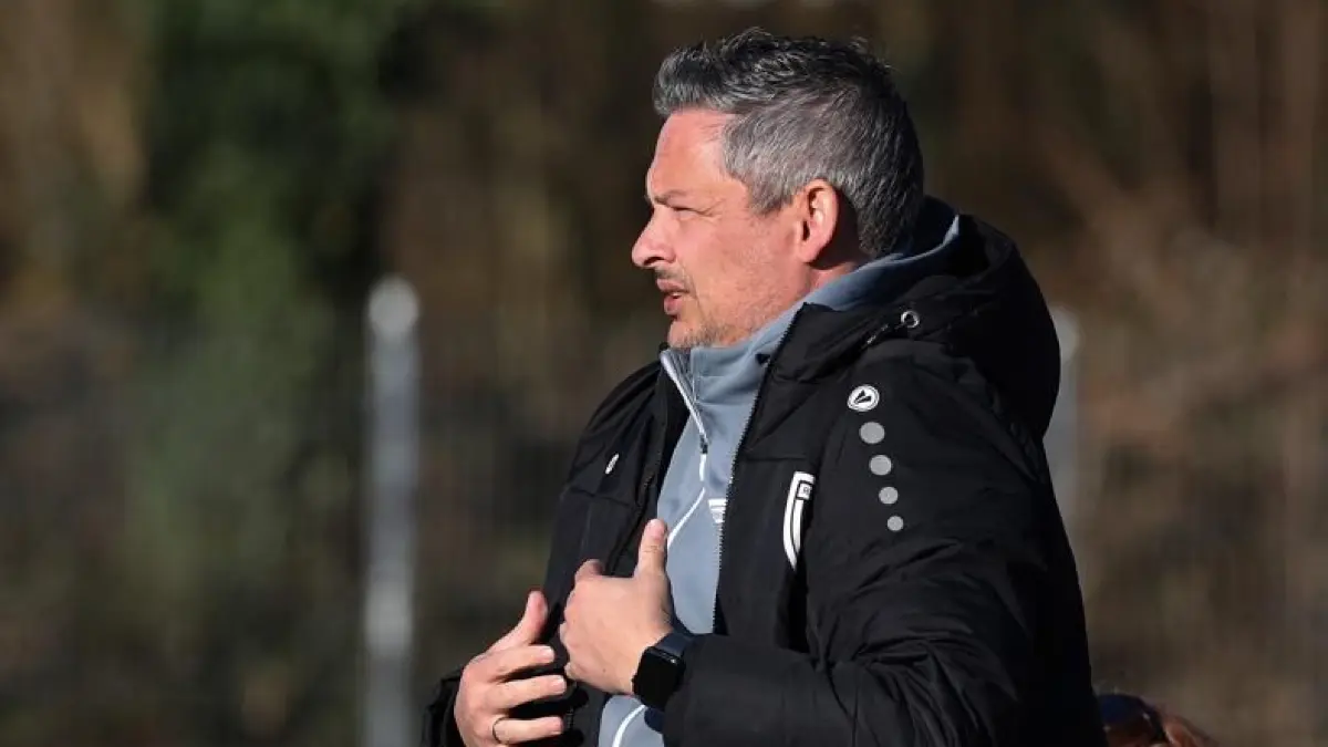 BAU // Aldingen , Fußball Bezirksliga Enz / Murr , TV Aldingen vs. SpVgg Renningen , Marcel Pfeffer ( Trainer Renningen )