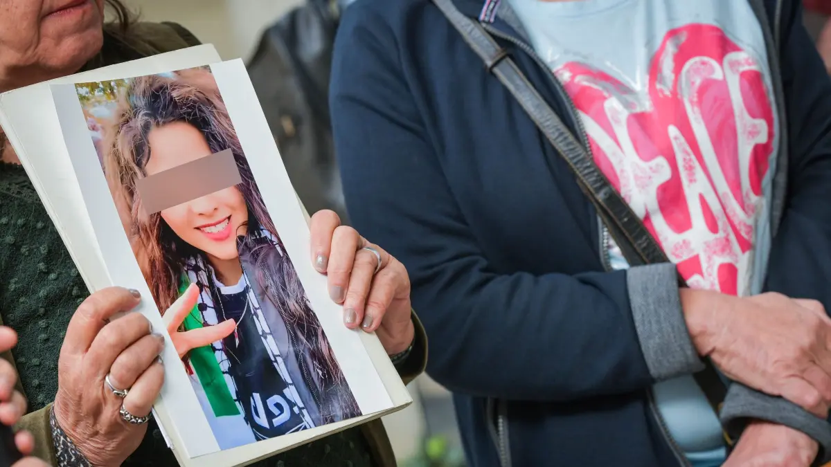 Maha, Gericht: Stuttgart, Wer war Maha B.?
Vor dem Landgericht sagt im Mordprozess eine Freundin der getöteten Pflegeschülerin aus. Außerdem gibt es eine Protestaktion um 8.30 Uhr vorm Gericht. Prozessbeginn ist um 9.15 Uhr