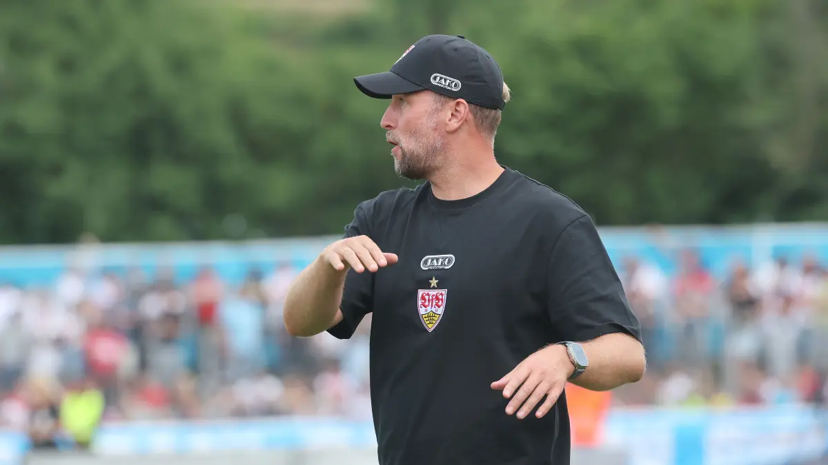 Sebastian Hoeneß und der VfB treffen auf den 1. FC Heidenheim.