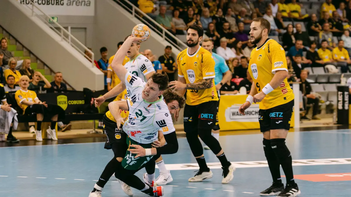 Sascha Brodbeck FRISCH AUF Goeppingen Handball, DHB-Pokal der Maenner, Saison 2026/2027, 2. Runde, HSC 2000 Coburg vs.FRISCH AUF Goeppingen, am 23.09.2026 in der HUK-COBURG arena in Coburg, Deutschland. Editorial use only. Handball, DHB-Pokal 2026/2027, HSC 2000 Coburg - FRISCH AUF Goeppingen Coburg *** Sascha Brodbeck, FRISCH AUF Göppingen Handball, DHB Men s Cup, 20262027 Season, Round 2, HSC 2000 Coburg vs. FRISCH AUF Göppingen, on September 23, 2026, at the HUK COBURG arena in Coburg, Germany. For editorial use only. Handball, DHB Cup 20262027, HSC 2000 Coburg, FRISCH AUF Goeppingen, Coburg Copyright: xEibner-Pressefotox EP_