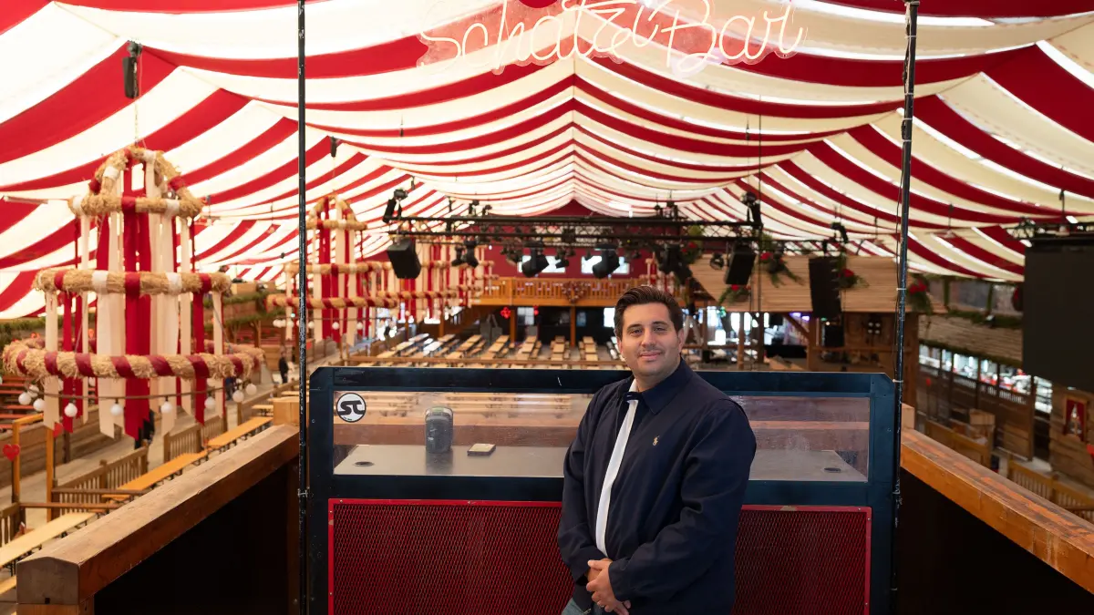 Cannstatter Volksfest 2026: Porträt Denis Gugac, ein Macher aus dem Kessel, mischt mit bei: Zubrovka, Comodo Studios, (Perkins) Park, auf dem Wasen mit Schatzibar und Diskowirt.