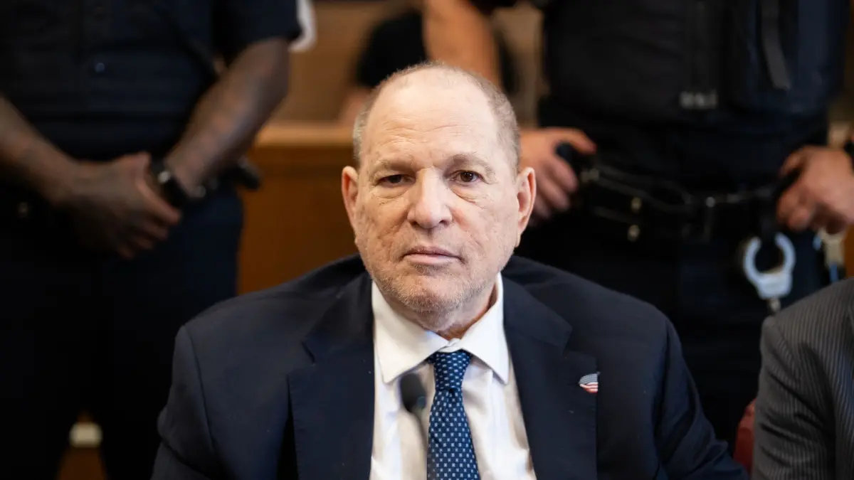Harvey Weinstein: Harvey Weinstein erscheint vor dem Strafgericht in Manhattan. (zu dpa: «Medien: 15 Jahre Haft für Ex-Hollywood-Mogul Weinstein»)