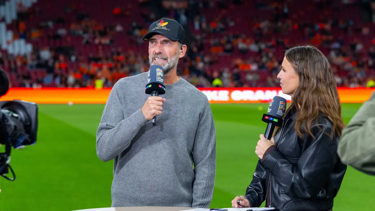 Nations League: Niederlande - Deutschland 2026/2027: Fußball, Herren, Saison 2026/27, UEFA Nations League (Liga A, Gruppe 2, 1. Spieltag) in Amsterdam, Niederlande - Deutschland, v. l. Trainer Jürgen Klopp (Deutschland), Moderatorin Laura Wontorra (RTL), 24.09.2026, Foto: Matthias Koch