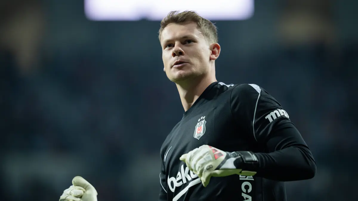 Amed Sportif Faaliyetler v Besiktas - Turkish Super Lig DIYARBAKIR, TURKIYE - SEPTEMBER 20: Alexander Nubel of Besiktas warms up before the Turkish Super Lig week 6 match between Amed Sportif Faaliyetler and Besiktas at Diyarbakir Stadium in Diyarbakir, Turkiye on September 20, 2026. Ahmet Serdar Eser / Anadolu Diyarbakir Turkey. Editorial use only. Please get in touch for any other usage. PUBLICATIONxNOTxINxTURxUSAxCANxUKxJPNxITAxFRAxAUSxESPxBELxKORxRSAxHKGxNZL Copyright: x2026xAnadoluxAhmetxSerdarxEserx