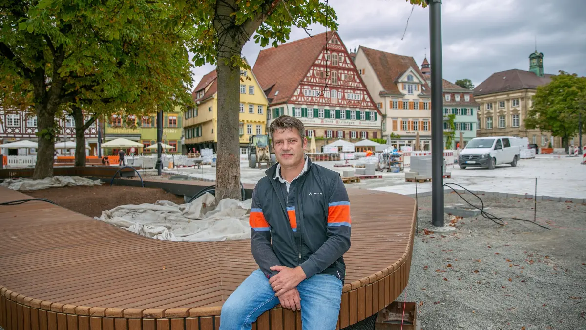 foto: Roberto Bulgrin
24. 09. 2026
Esslingen, Baustelle Marktplatz, Lightmaster Johannes Kaeppler, dessen Firma ein Lichtkonzept und die Illuminiation für Esslingen entwickelt