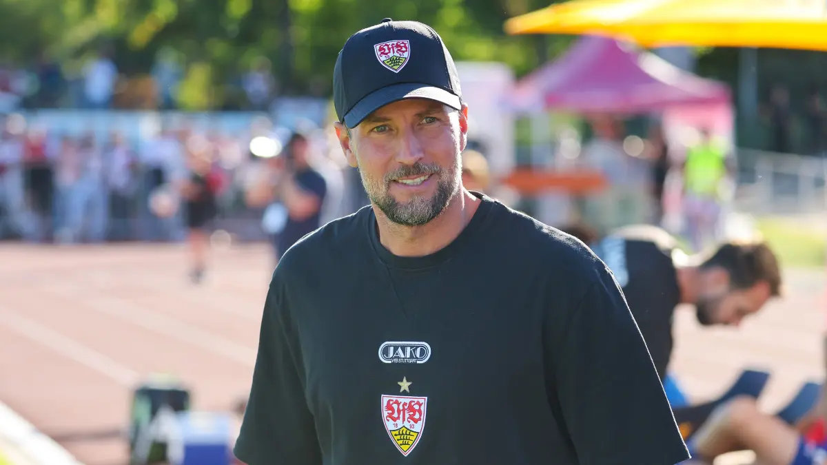 BAU // 2026.09.25, Deutschland, Weinstadt Fußball VfB Stuttgart vs. 1. FC Heidenheim, Trainer Sebastian Hoeneß (VfB)