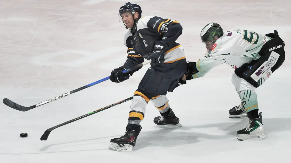 Eishockey, DEB Oberliga, Stuttgarter EC - Höchstadt Alligators: Eishockey, Eiswelt Stuttgart, DEB Oberliga, Männer, Stuttgart Rebels, Stuttgarter EC - Höchstadt Alligators
Nr.36 (S): Matthew Pistilli - blau/gelb
Fotograf: Günter E. Bergmann - Photography
Aufnahmedatum: 25.09.2026