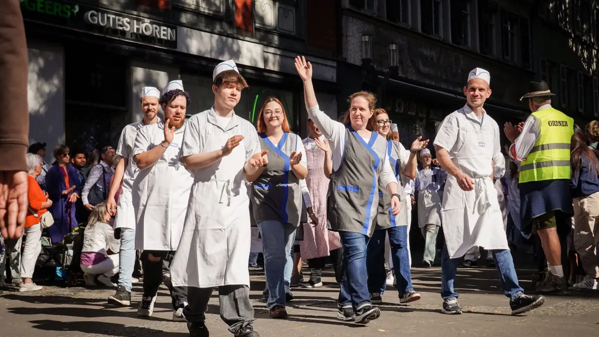 Volksfest Großer historischer Volksfestumzug durch Cannstatt : Volksfest Großer historischer Volksfestumzug durch Cannstatt
