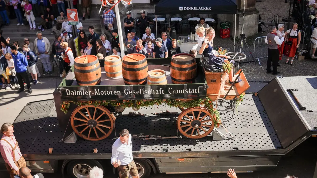 Volksfest Großer historischer Volksfestumzug durch Cannstatt : Volksfest Großer historischer Volksfestumzug durch Cannstatt