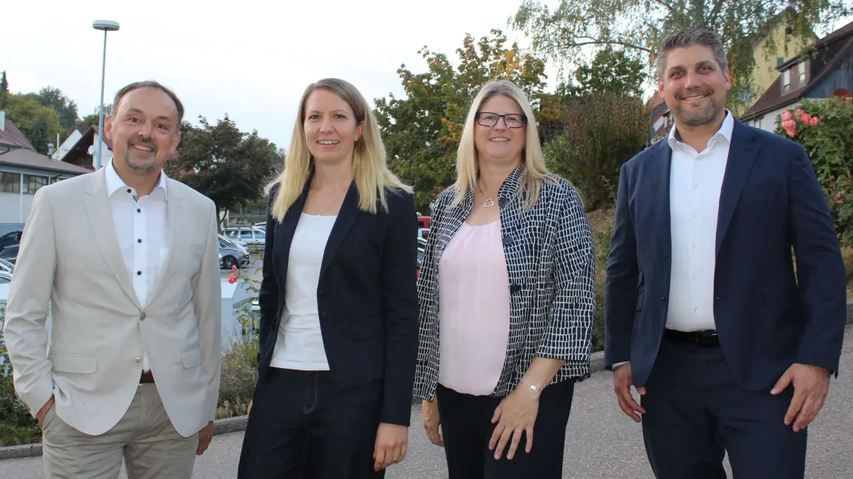 Sie wollen Bürgermeister in Gechingen werden (von links): Miguel Pires Marques, Madeleine Seydt, Barbara Smith und Alexander Korherr.