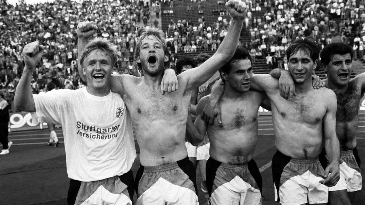BAU // München , Fußball Bundesliga Bayern München vs. Stuttgarter Kickers , vJubel Kickers v.l. Thomas Richter , Reinhold Tattermusch , Ralf Vollmer , Thorsten Wörsdörfer , Dimitrios Moutas