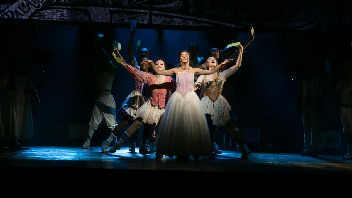 ß Julia Musical: #show Presse-Event im Vorfeld der Premiere von *& Julia* im Palladium Theater Jacqueline Braun als Amme Angelique
Carlos de Vries als Lance
Jonathan Guth als Romeo
Sabrina Weckerlin als Anne Hathaway
Sebeya als Julia (Sebya ist ihr Künstlername, gebürtig heißt sie Rita Sebeh, bevorzugt aber die Nennung des Künstlernamens)
Esmael Agostinho als François
Ibi als May
Maximilian Mann als William Shakespeare