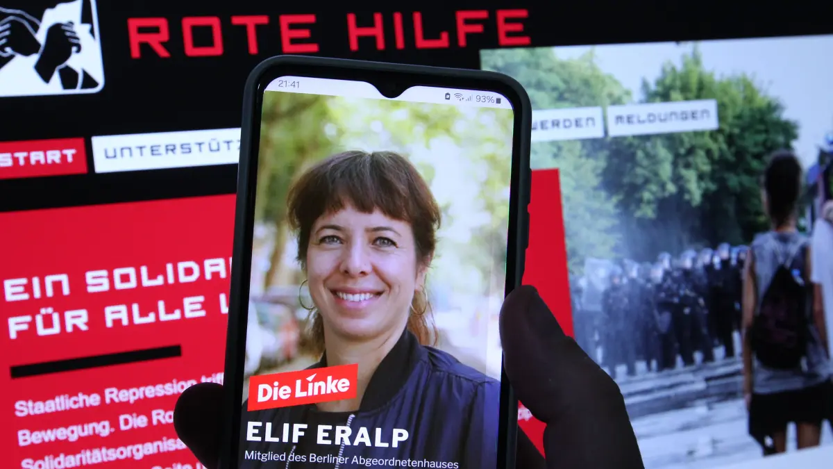 Auf einem Laptop wurde die Website des Vereins Rote Hilfe aufgerufen. Davor wurde die Website von Elif Eralp, Fraktionschefin der Partei Die Linke in Berlin, aufgerufen. Die Wahlsiegerin der Senatswahl in Berlin steht wegen ihrer früheren Mitgliedschaft in der nach eigenen Angaben parteiunabhängigen strömungsübergreifenden linke Schutz- und Solidaritätsorganisation in der Kritik.