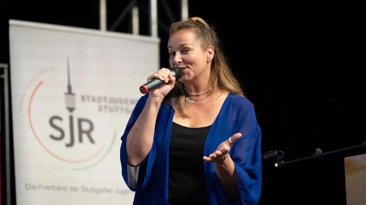 Lange Nacht der Demokratie: Stuttgart, Baden-Württemberg, 02.10.2026:
Lange Nacht der Demokratie: Die vhs stuttgart lädt zum Mitsingkonzert mit Patrick Bopp und Marie Louise ein.
Im Bild: Marie Louise
Notiz: No model release. Kein Einverständnis für Werbung, keine Weitergabe an Dritte.