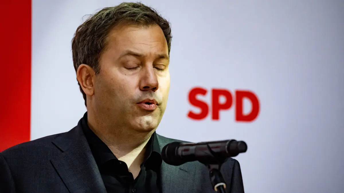 Bundesfinanzminister und SPD-Chef Lars Klingbeil ist mit seiner Zuckersteuer vorerst gescheitert.