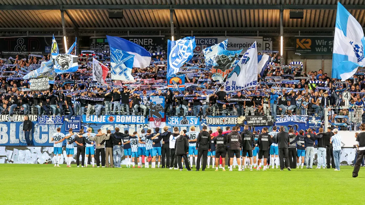 BAU // 02.10.2026, Deutschland, Stuttgart, Fussball, Regionalliga Südwest,
SV Stuttgarter Kickers vs. Kickers Offenbach, Jubel, Schlußjubel (Kickers)