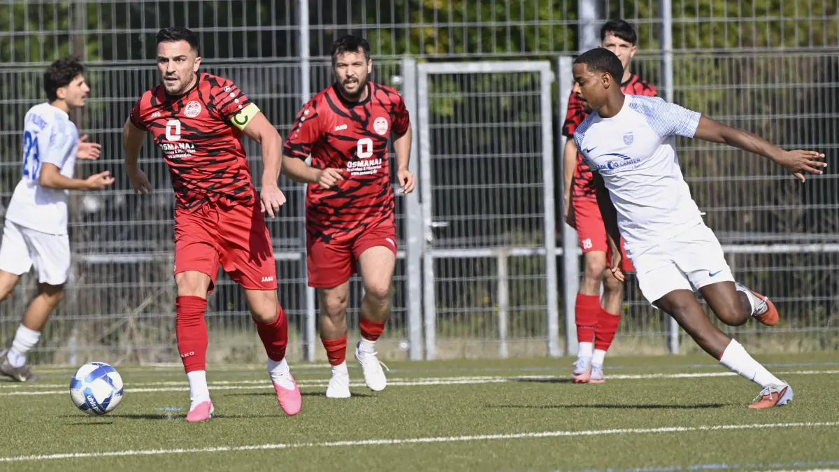Drita Kosovo Koprnwestheim - TV Aldingen: Drita Kosovo Koprnwestheim - TV Aldingen; Fussball Bezirksliga E/M; Saison 2026 2027
Drita (rot): Spetim Muzliukaj