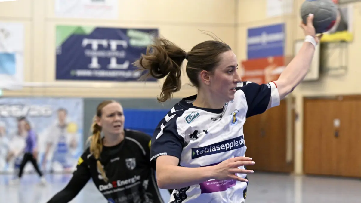 SV Salamander Kornwestheim - TuS Ottenheim: SV Salamander Kornwestheim - TuS Ottenheim; Handball Oberliga Damen, SVK Saison 2026 2027,
SVK (weiss): Jana Klisch