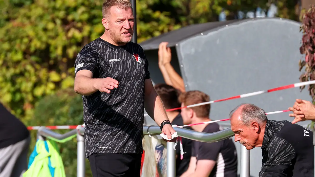 Fußball TV Oeffingen vs. FV Löchgau: BAU // 04.10.2026, Deutschland, Pattonville, Fußball Landesliga Staffel 1,
TV Oeffingen vs. FV Löchgau, TVO Trainer Haris Krak