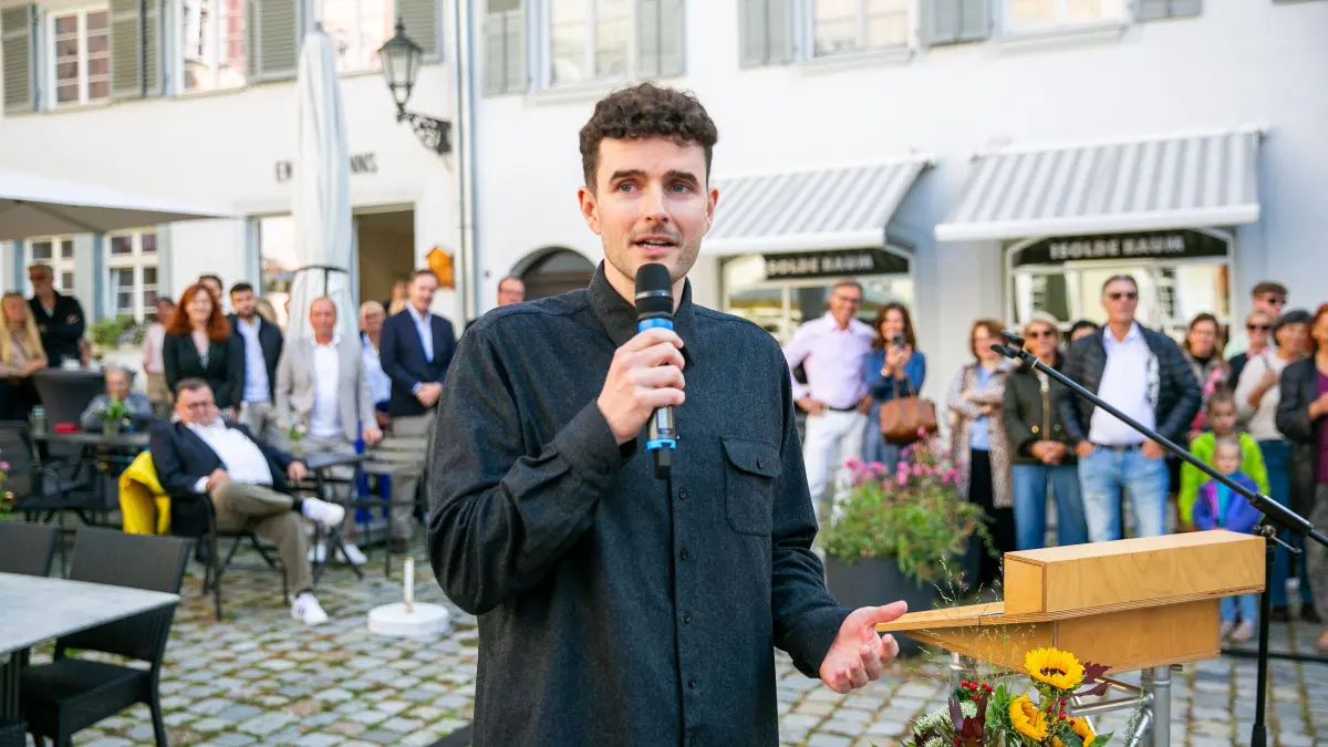 foto: Roberto Bulgrin
04. 10. 2026
Esslingen, Rathausplatz, Enthuellung der Tim-Bengel-Statue