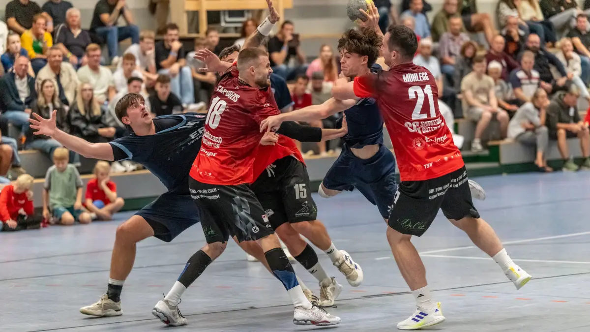 Handball Oberliga Habo Beilstein Langhanshalle Herren 1 SG Schozach Bottwartal (rot)- SG BBM Bietigheim 2 (blau), Foto: Andreas Essig