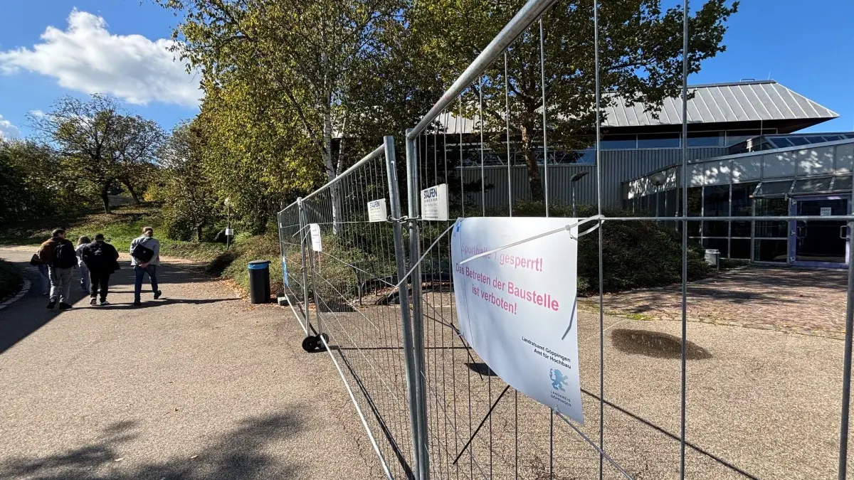 Göppingen Berufschulzentrum Öde Turnhalle 1 Sanierung noch nicht fertig