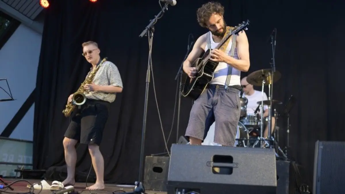 Die Band Fezzmo bespielt beim Fellbacher Herbst die Bühne des Kunstvereinskellers.