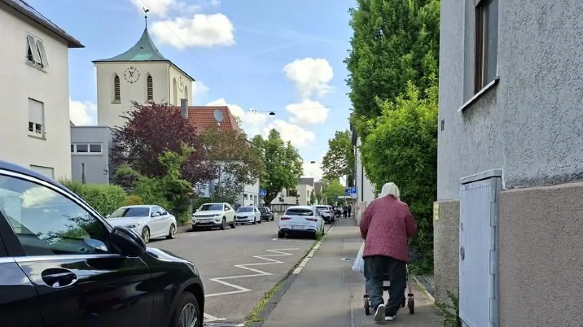 Wie geht es weiter mit der Seniorenarbeit in Fellbach (im Hintergrund die Pauluskirche)?
