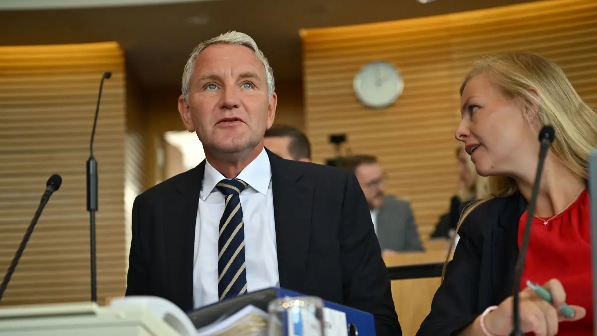 Thüringer Landtag: Björn Höcke, AfD-Fraktionschef, im Plenarsaal des Thüringer Landtags in Erfurt. (zu dpa: «AfD scheitert mit Selbstauflösung des Thüringer Landtags»)